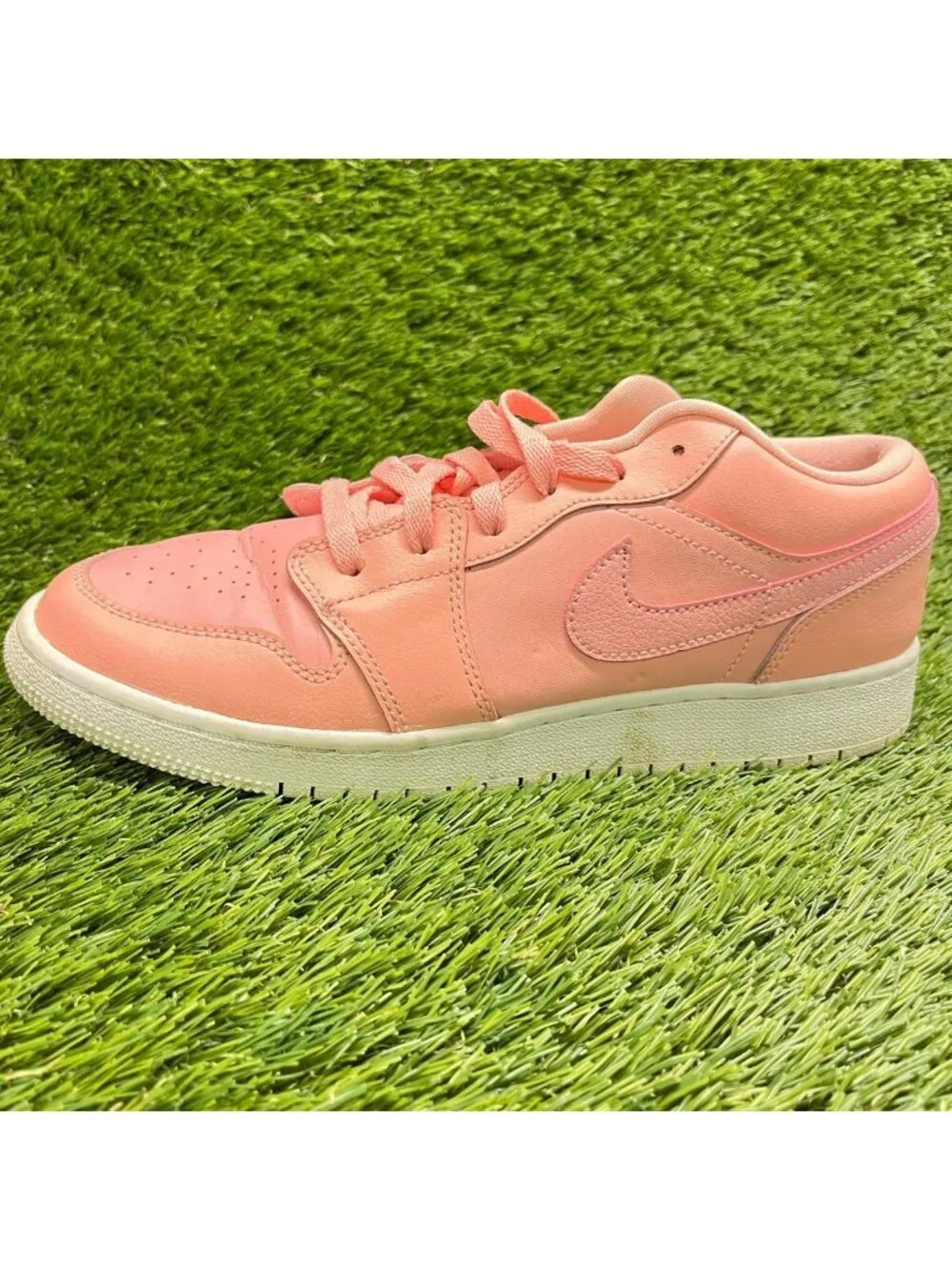 Nike Air Jordan 1 Low Bleached Coral Pink Girls Size 7Y Athletic Shoes Sneakers
